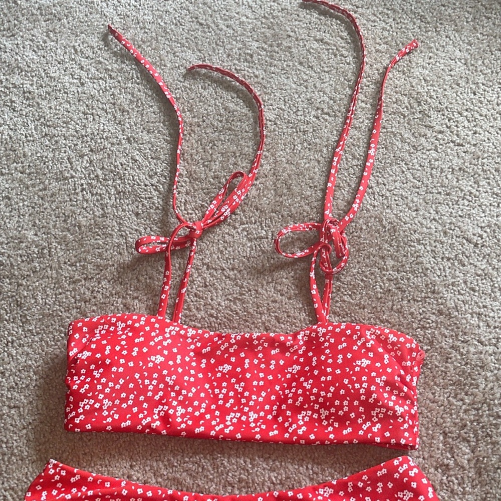 SHEIN Red and White Floral Bikini 2 piece bikini swim wear size small tie top - Picture 2 of 6